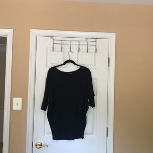 Black dolman top, 41 Hawthorne